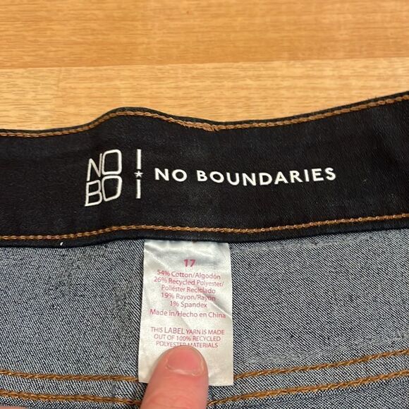 No Boundaries Women's Mid Rise Boot Cut Jeans size 17 - Picture 5 of 6